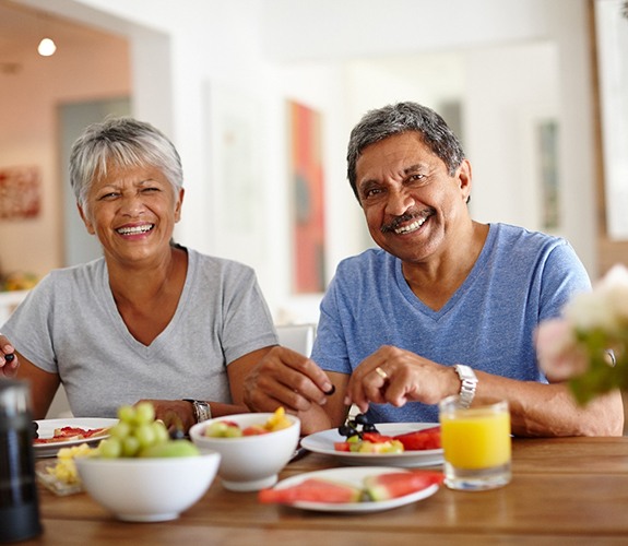 Couple eating a healthy meal together